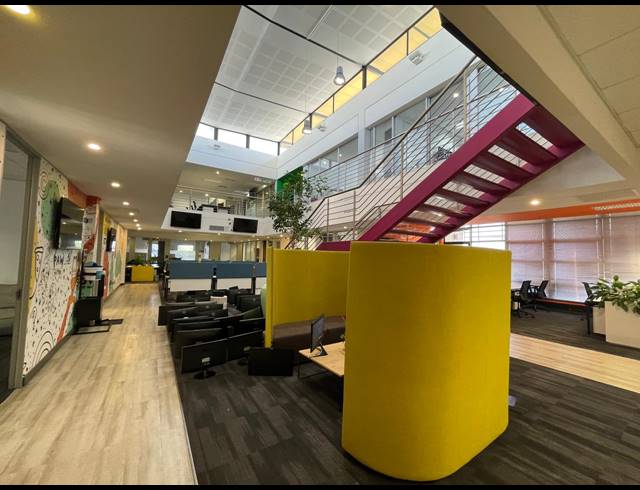2,095M² OFFICE TO LET IN BRYANSTON